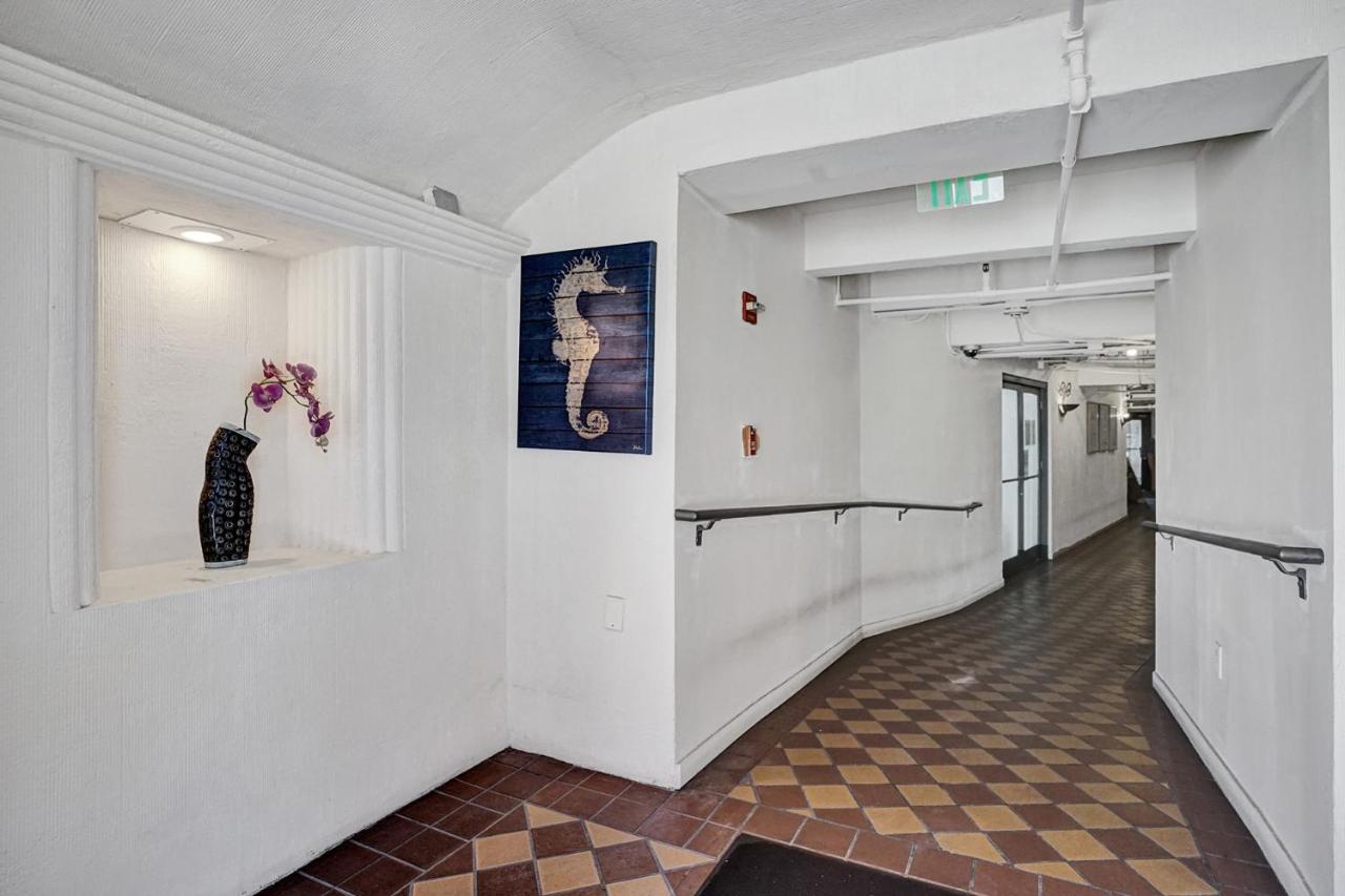 Amazing Two Bedroom Apartments Ocean View- Miami Beach Exterior photo